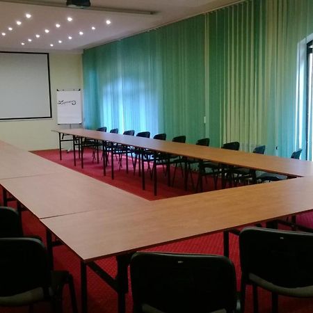 Yuca Hotel Lodz  Ngoại thất bức ảnh
