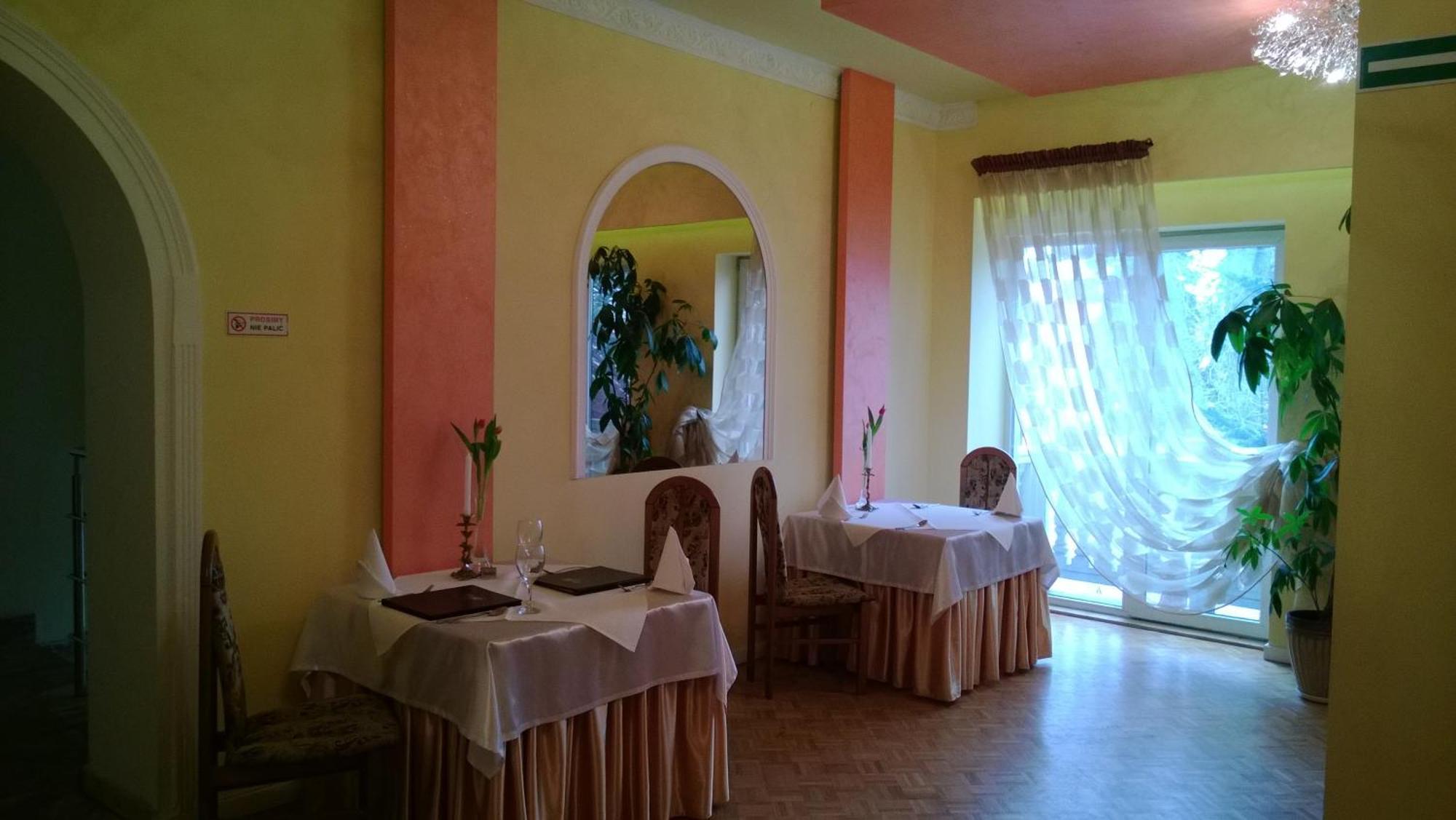 Yuca Hotel Lodz  Ngoại thất bức ảnh