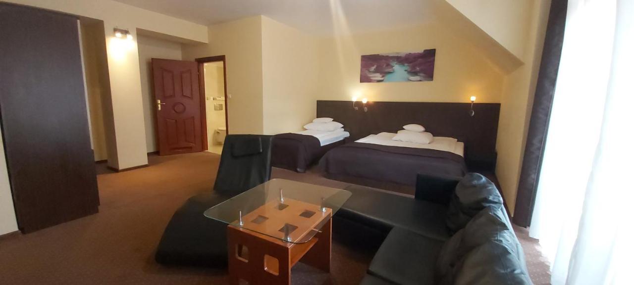 Yuca Hotel Lodz  Ngoại thất bức ảnh
